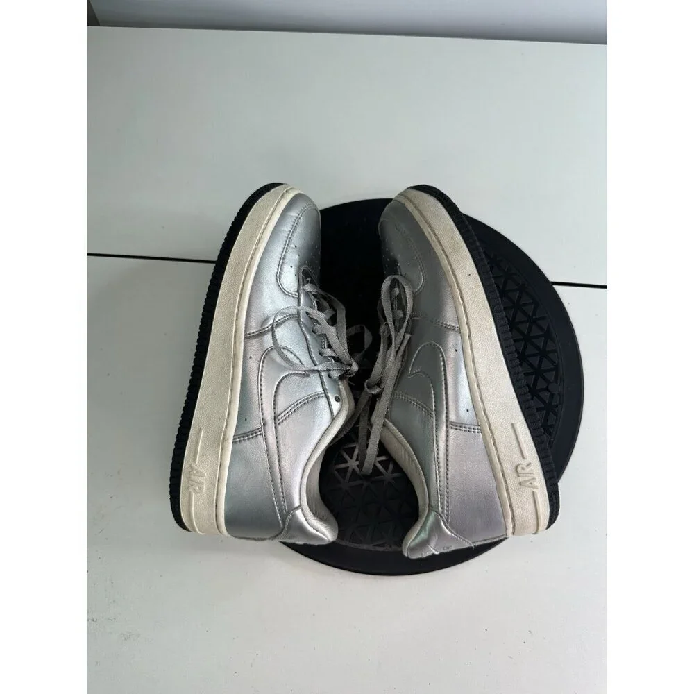 Nike Air Force 1 Low SE GS Girl's Sneakers Size 4.5Y Metallic Silver